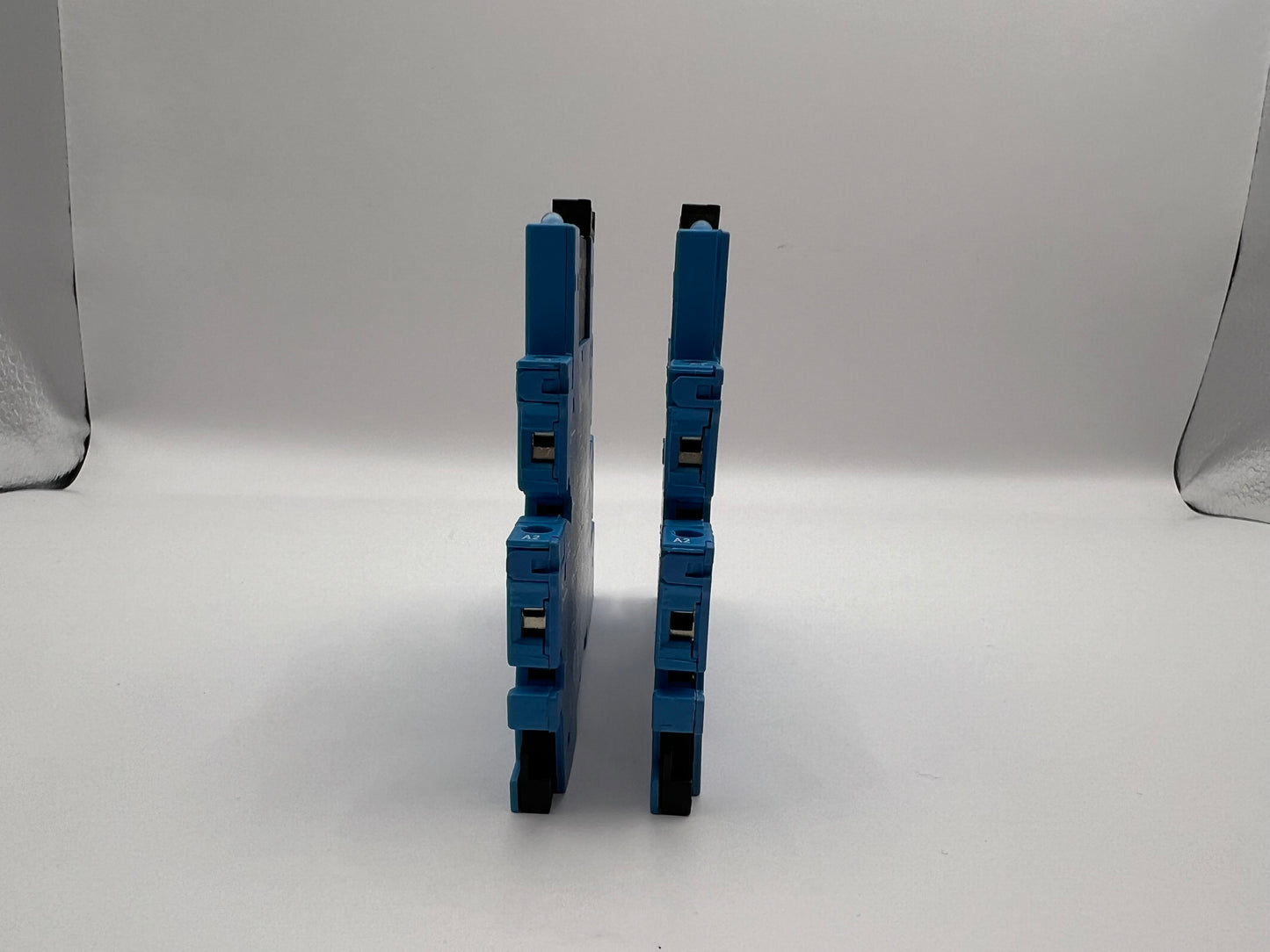 Lot of 2 Finder 93.01.7.024 Relay Sockets + 34.51.7.024.0010 24V 6A Relays