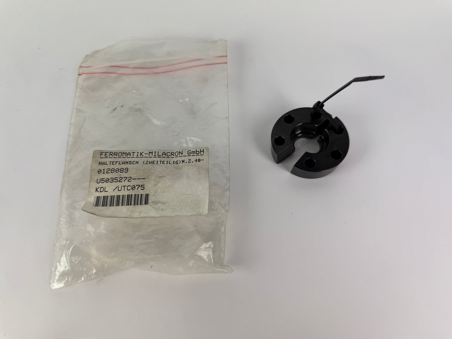 Ferromatik Milacron Halteflansch Zweiteilig 0128089 U5035272 Mounting Flange