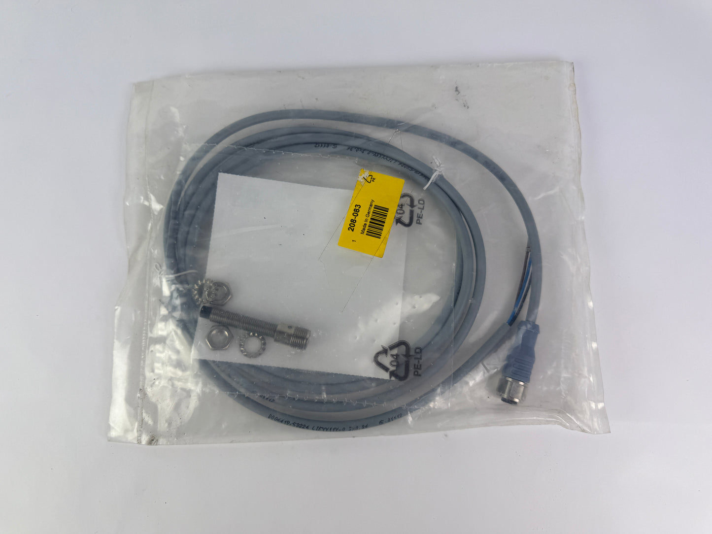RS 208083 Inductive Proximity Sensor 4mm PNP 10-30VDC IP67 M8 Cable