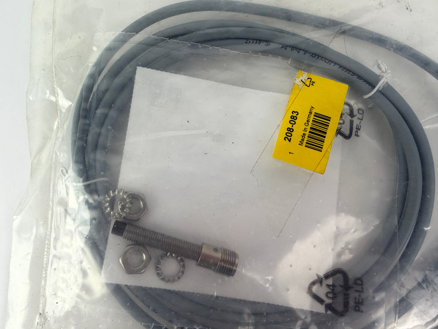 RS 208083 Inductive Proximity Sensor 4mm PNP 10-30VDC IP67 M8 Cable