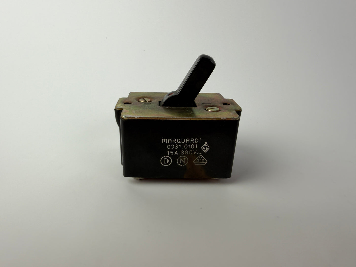 Marquardt 0331.0101 3-Pole Toggle Switch 15A 380V Industrial Power Switch
