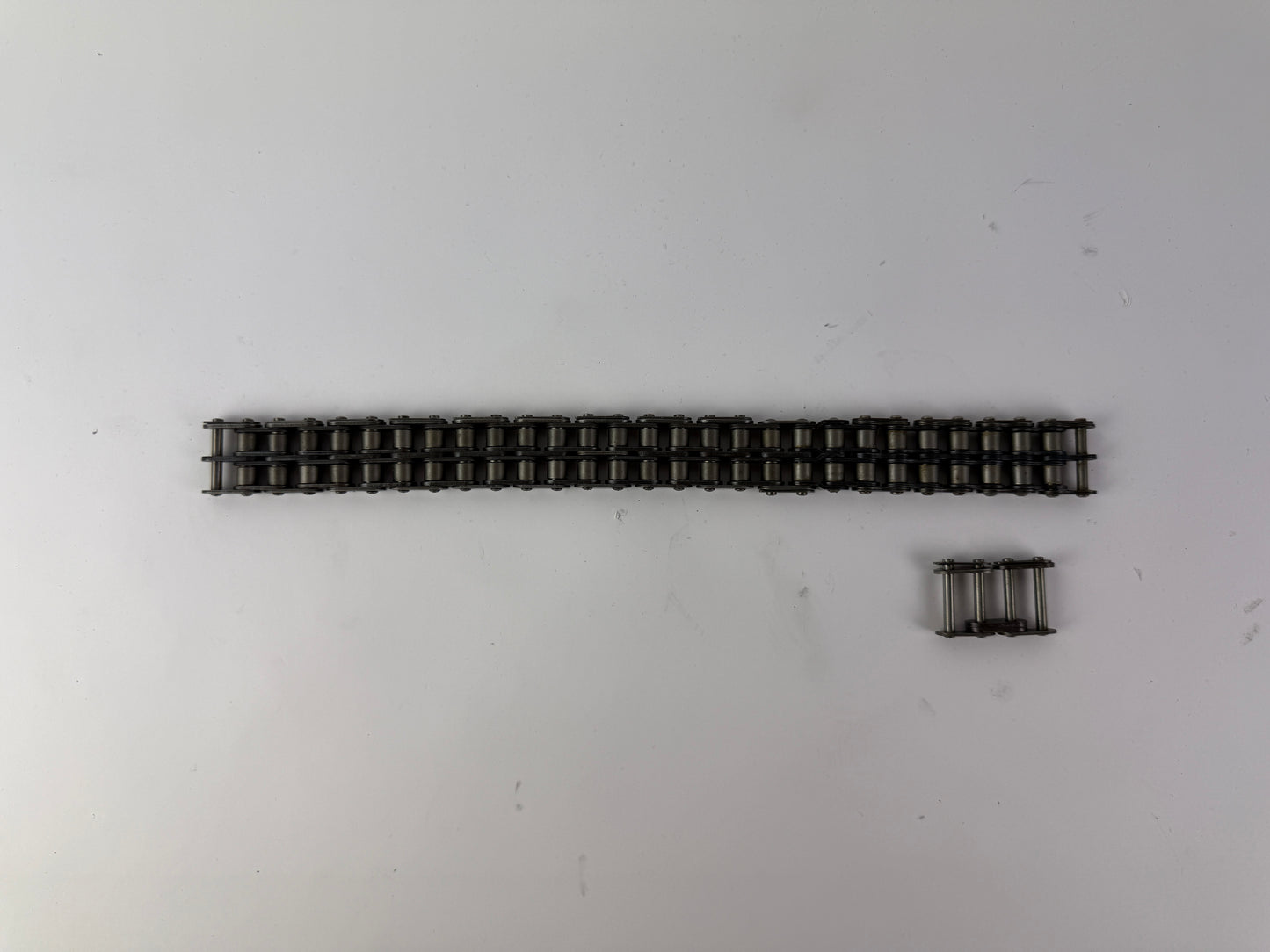 Renold England Double Roller Chain 22mm Width 27cm Length Industrial Chain