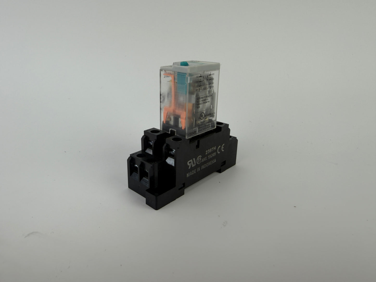 Magnecraft 782XBXM4L-24D Relay 24VDC + 2387H Base Socket Schneider Electric