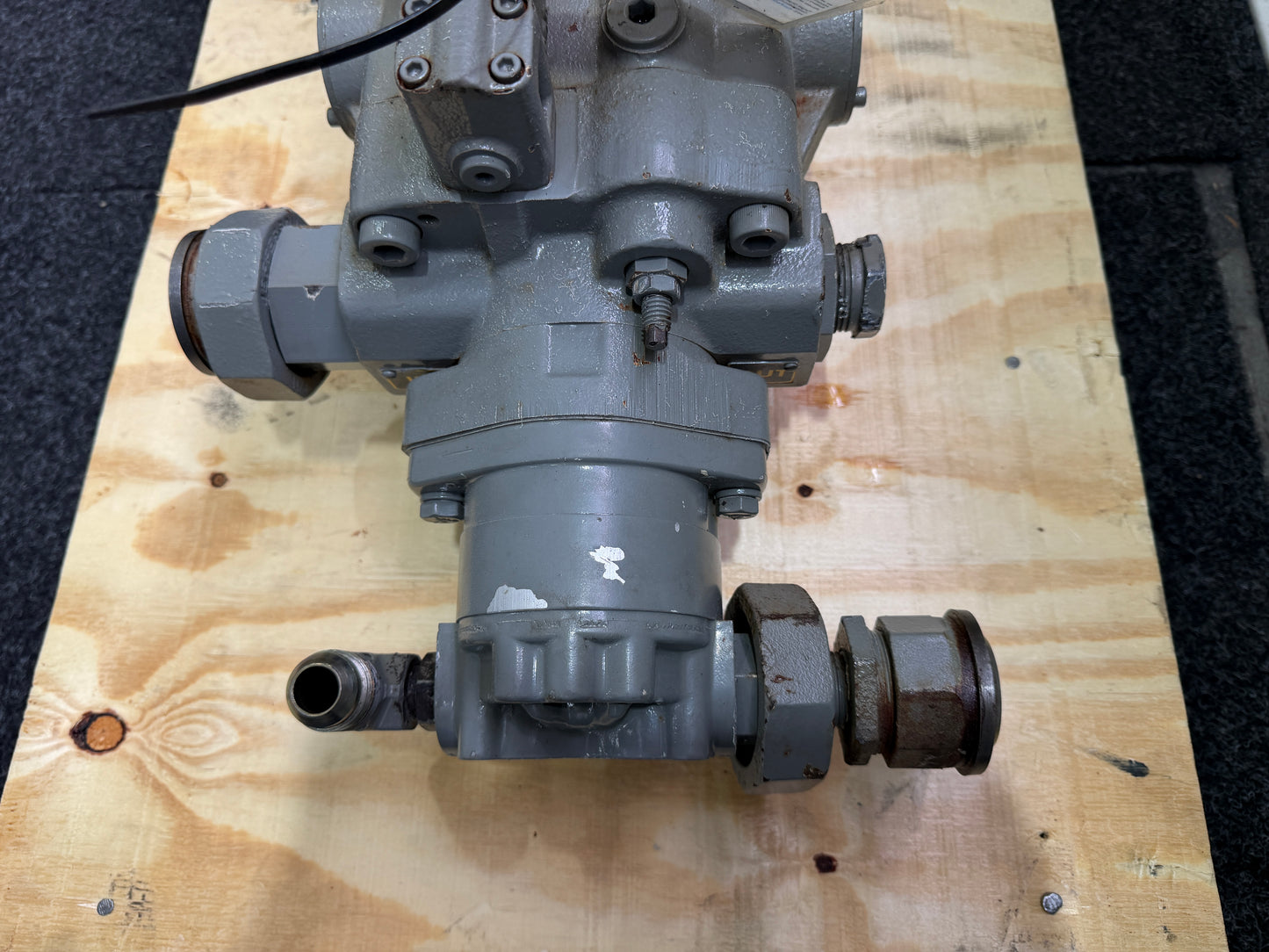 Parker PVP23303R26A2A20 Hydraulic Piston Pump + Baldor CM2333T 15HP Motor 230/460V