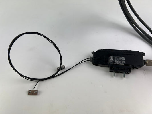 Keyence FS-N41C Fiber Optic Amplifier + 2 Sensor Heads + 190cm Cable (No Plastic Cover)