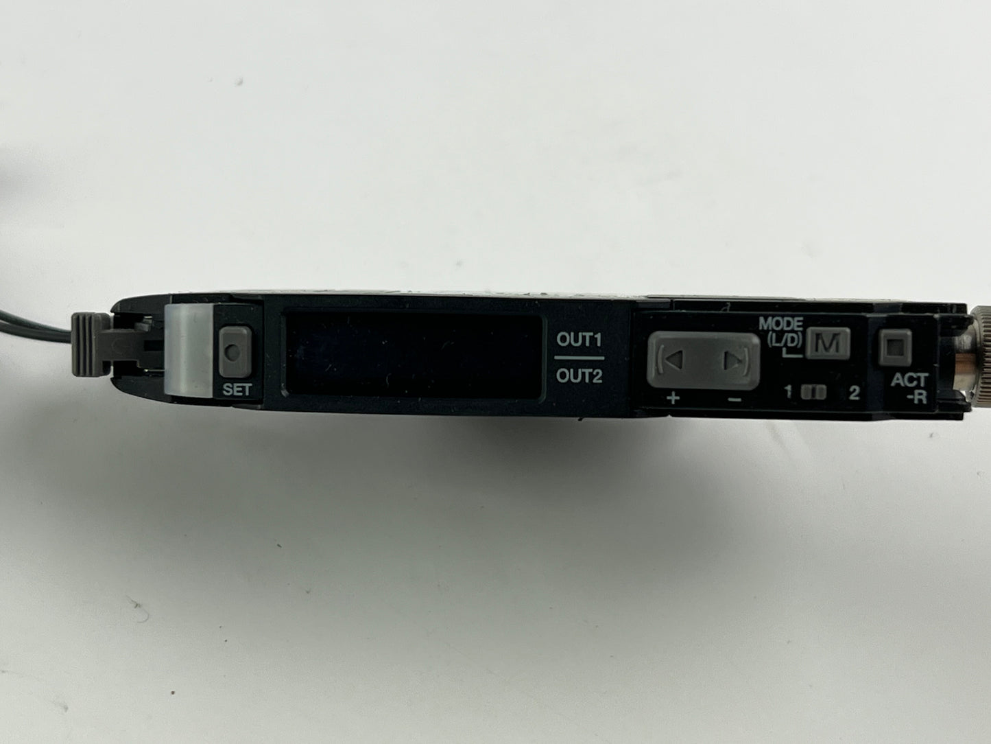 Keyence FS-N41C Fiber Optic Amplifier + 2 Sensor Heads + 190cm Cable (No Plastic Cover)