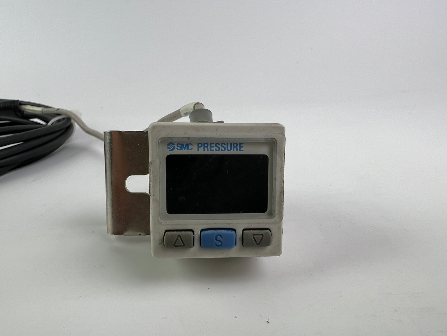 SMC ZSE30A-01-B Pressure Switch + 500cm Cable