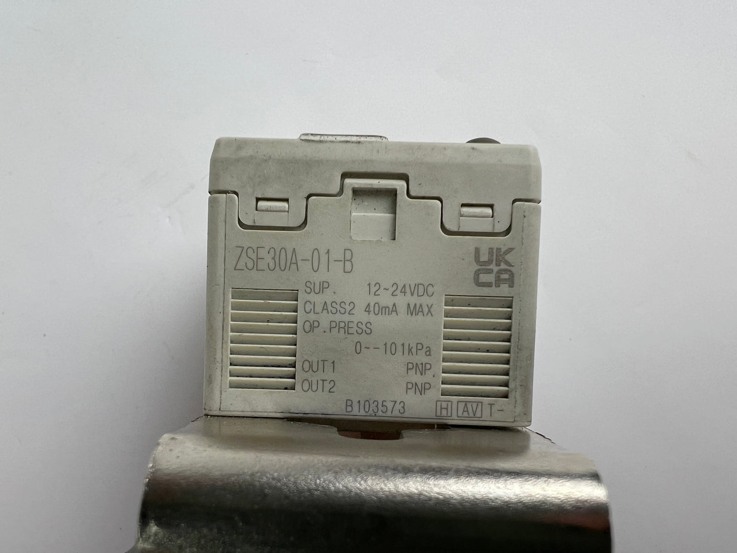 SMC ZSE30A-01-B Pressure Switch + 500cm Cable