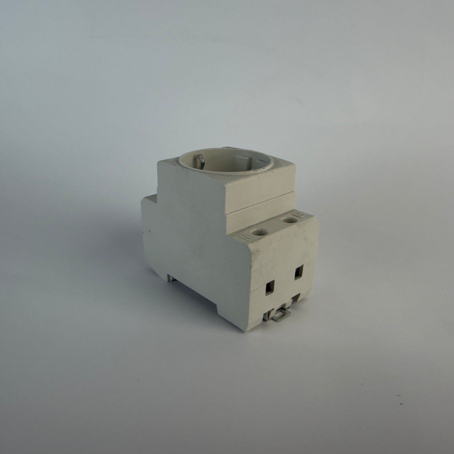 Tracon Electric C60-DAO DIN Rail Schuko Socket 230V 16A 2P+E