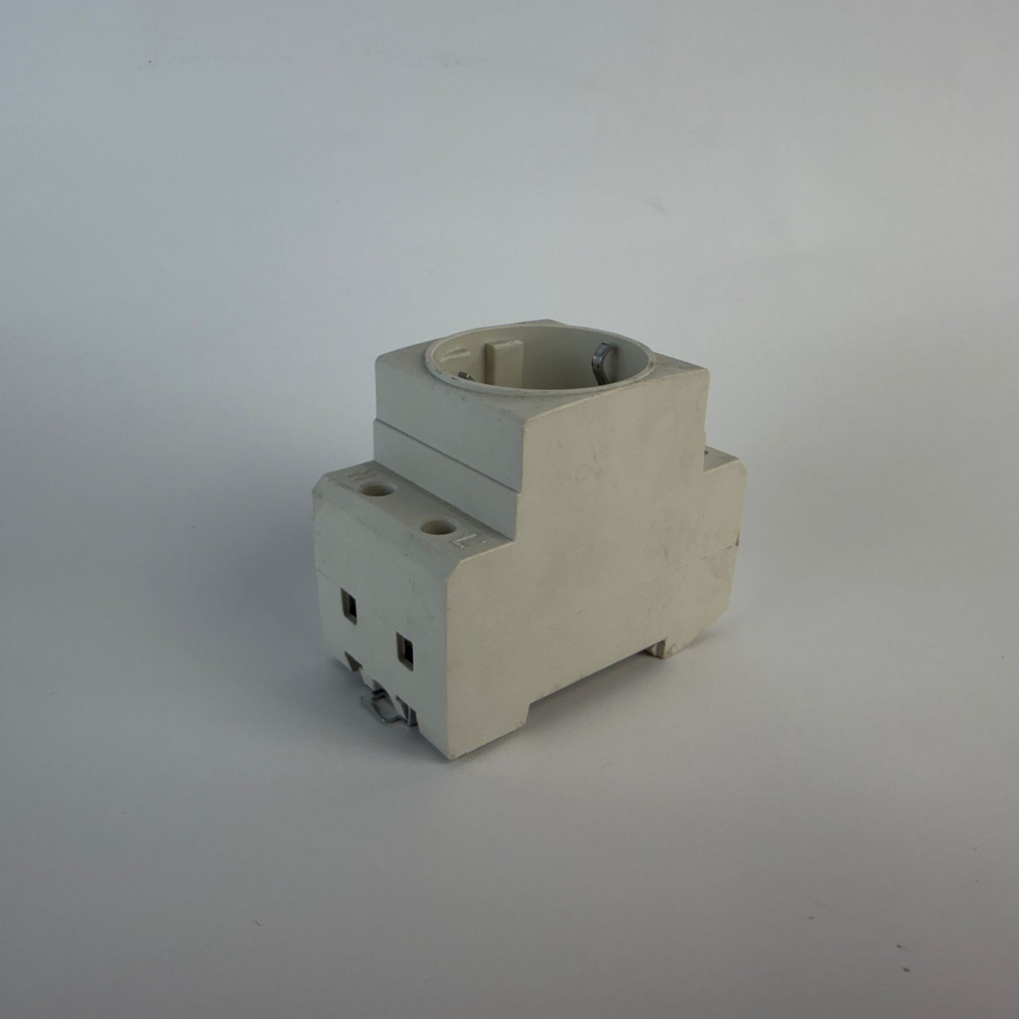 Tracon Electric C60-DAO DIN Rail Schuko Socket 230V 16A 2P+E