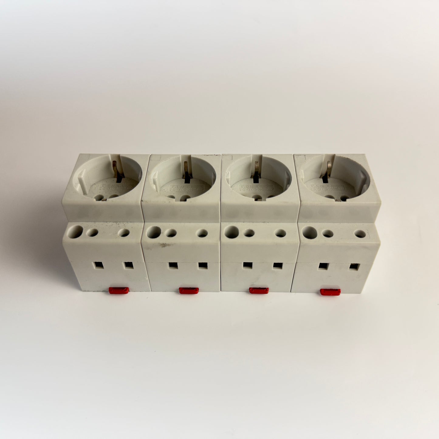 Lot of 4 Eaton Moeller Z-SD/230 DIN Rail Schuko Socket Outlet 250V 16A