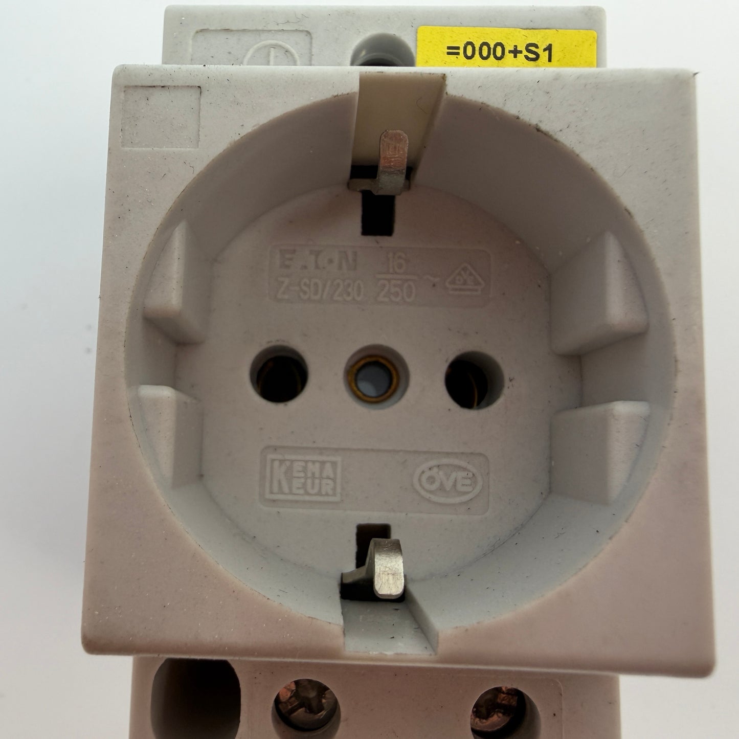Lot of 4 Eaton Moeller Z-SD/230 DIN Rail Schuko Socket Outlet 250V 16A