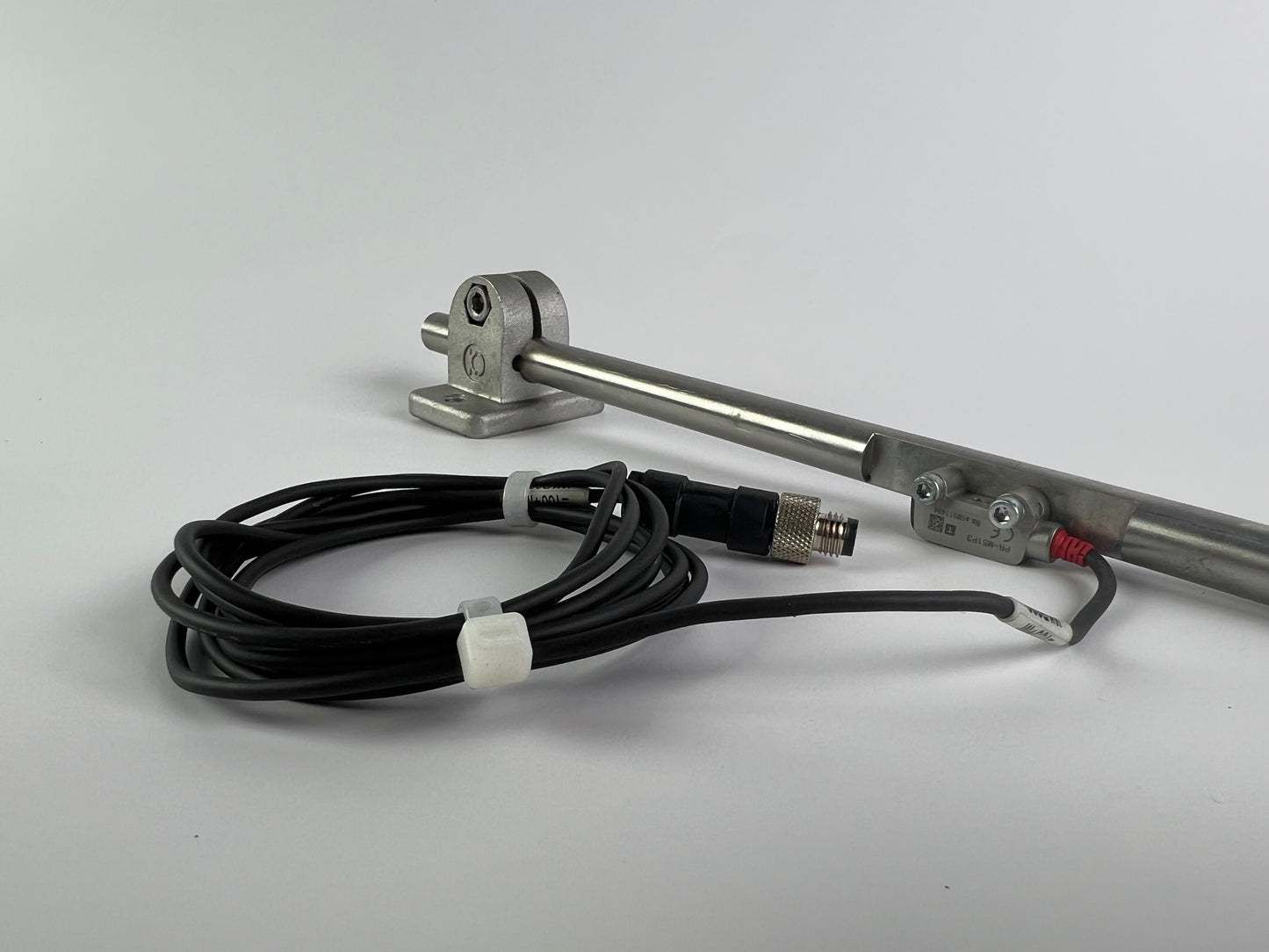 1x Keyence PR-M51P3 Photoelectric Sensor + 200cm Cable + Metal Mounting Stand