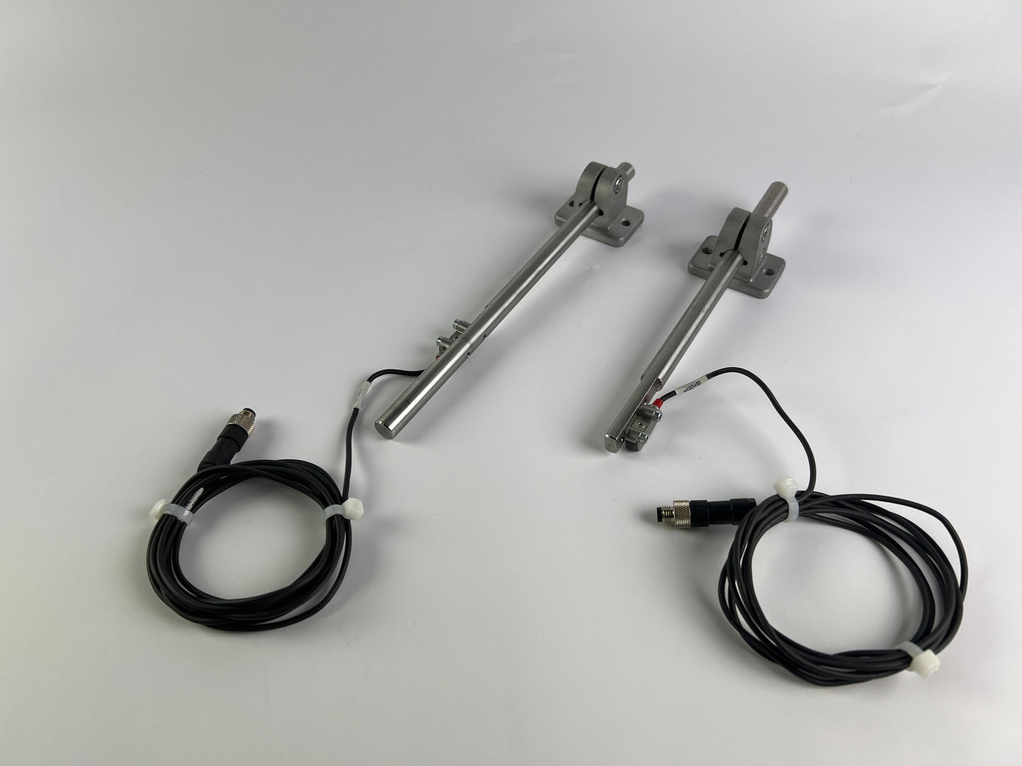 1x Keyence PR-M51P3 Photoelectric Sensor + 200cm Cable + Metal Mounting Stand