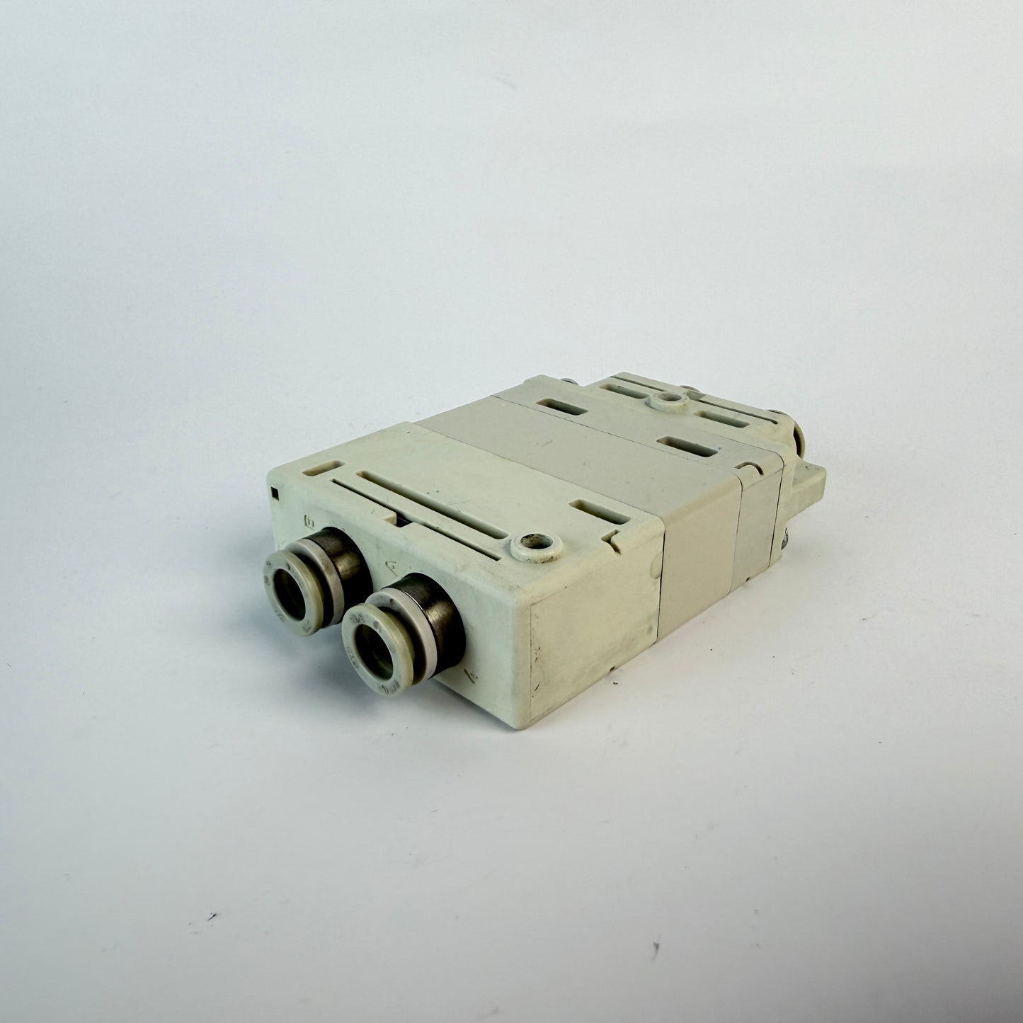 SMC VQ2000-FPG-C8C8-F Double Check Block 4-Way Pneumatic Valve Manifold Module