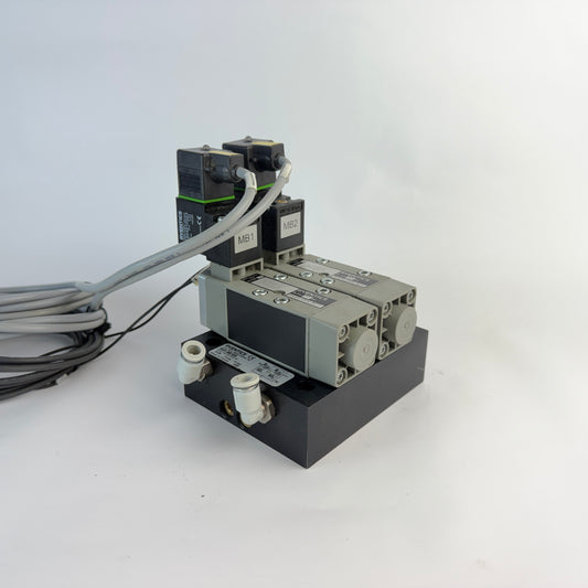 AVENTICS Dual 5/2 Directional Valve R422 002 577 w/ Island R422 003 624 Sensors Coils