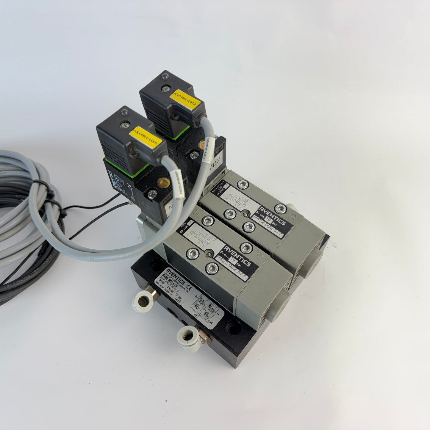 AVENTICS Dual 5/2 Directional Valve R422 002 577 w/ Island R422 003 624 Sensors Coils