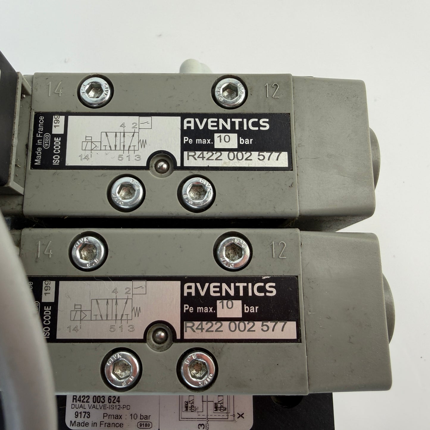 AVENTICS Dual 5/2 Directional Valve R422 002 577 w/ Island R422 003 624 Sensors Coils