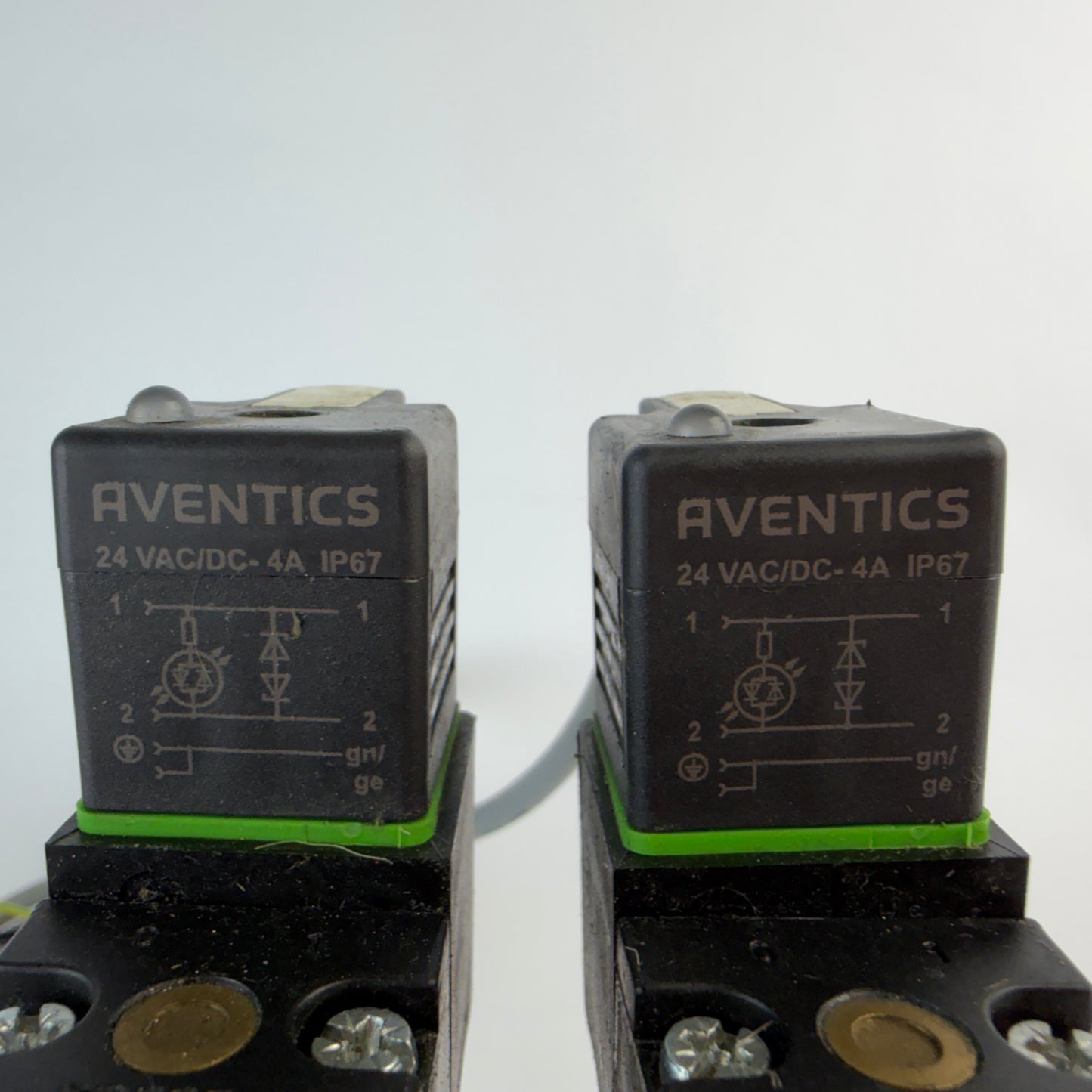AVENTICS Dual 5/2 Directional Valve R422 002 577 w/ Island R422 003 624 Sensors Coils