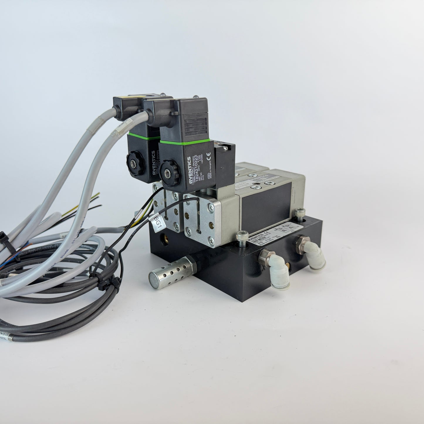 AVENTICS Dual 5/2 Directional Valve R422 002 577 w/ Island R422 003 624 Sensors Coils