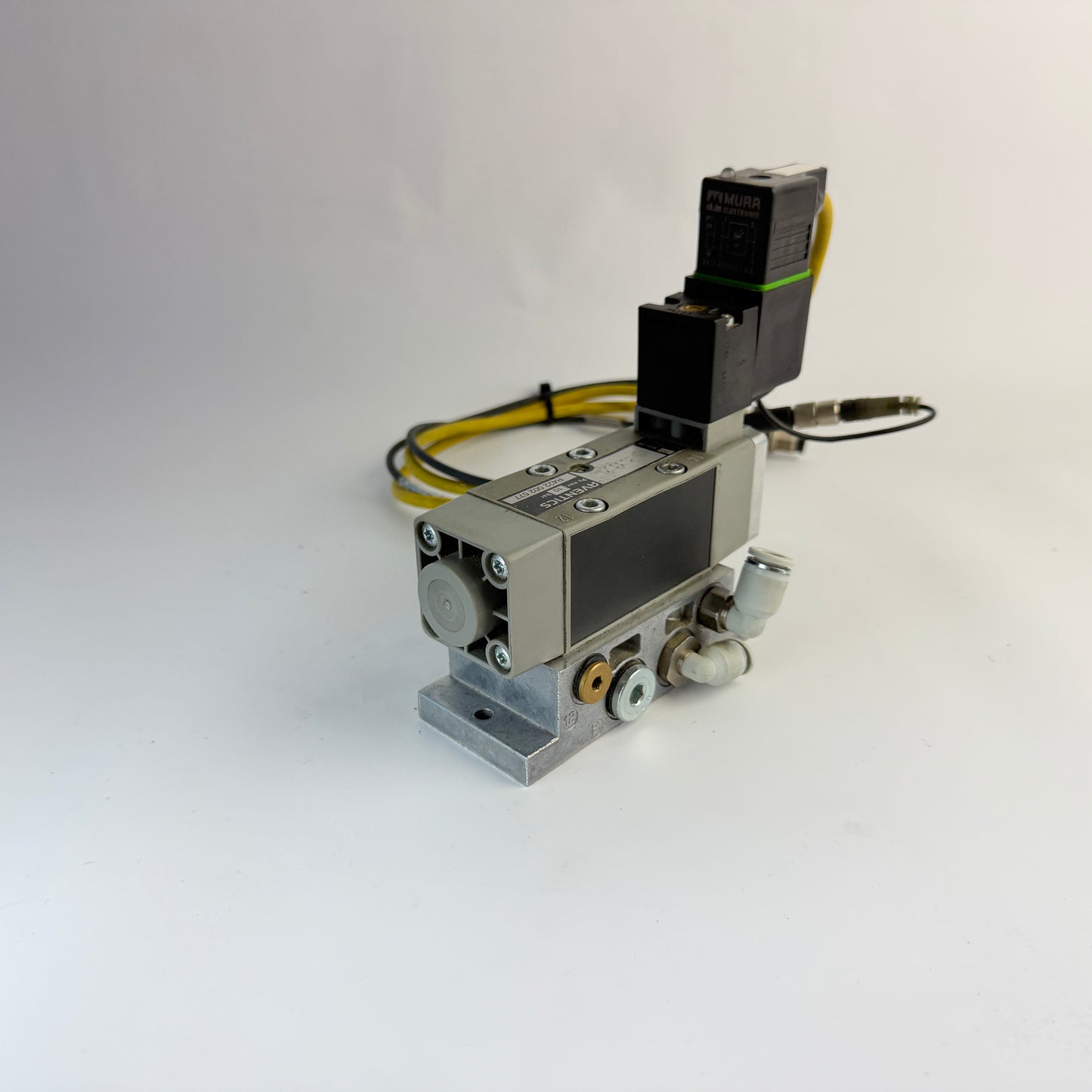 AVENTICS R422 002 577 5/2 Pneumatic Directional Valve w/ Coil 1824210223 Sensor Cable