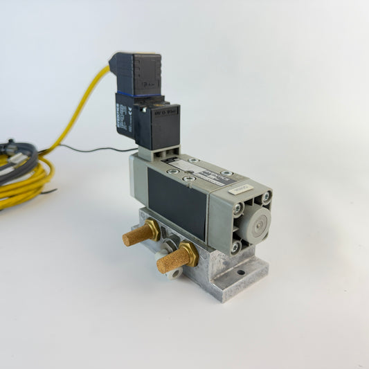 AVENTICS R422 002 577 Pneumatic Valve w/ Coil 1824210223 Sensor 275cm Cable