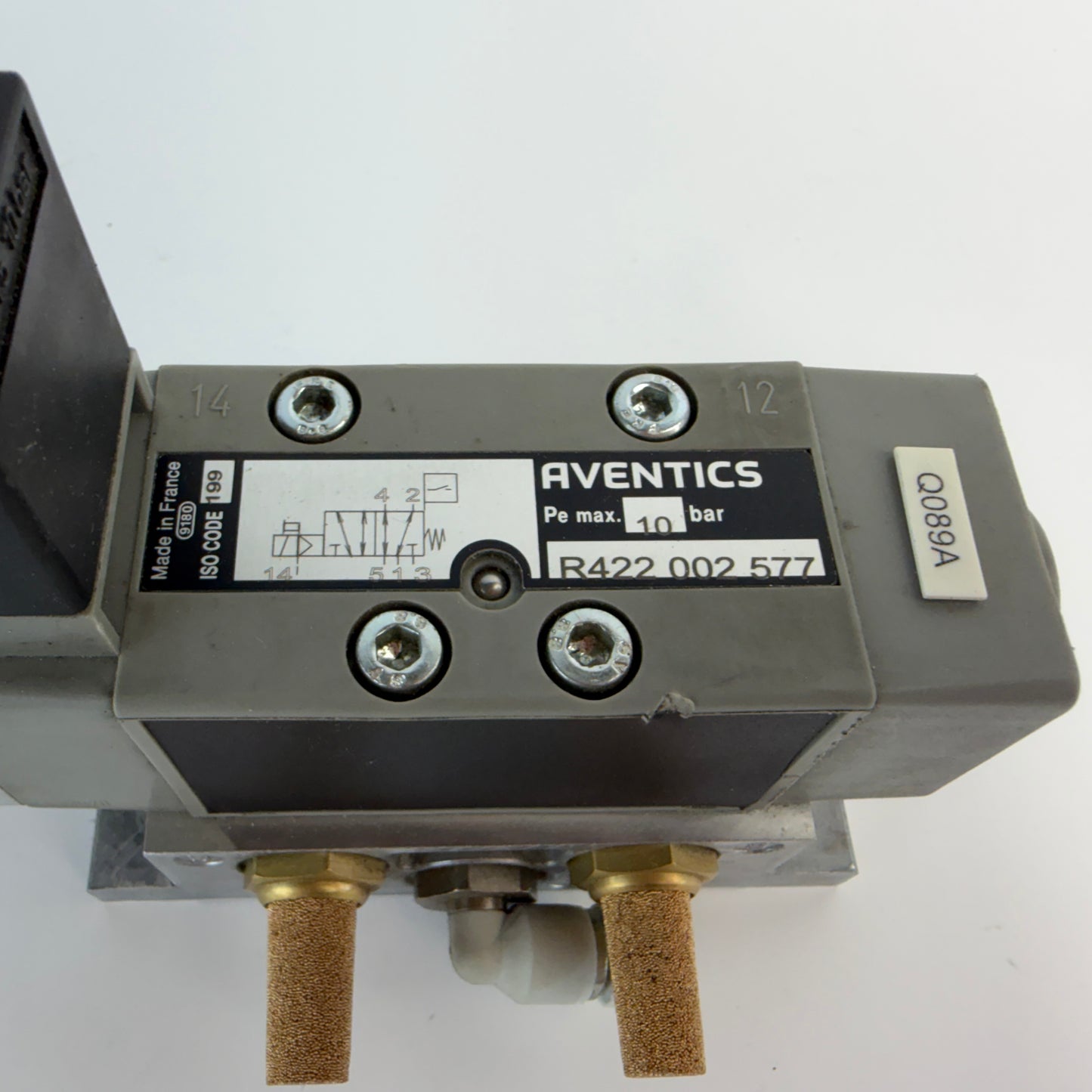 AVENTICS R422 002 577 Pneumatic Valve w/ Coil 1824210223 Sensor 275cm Cable