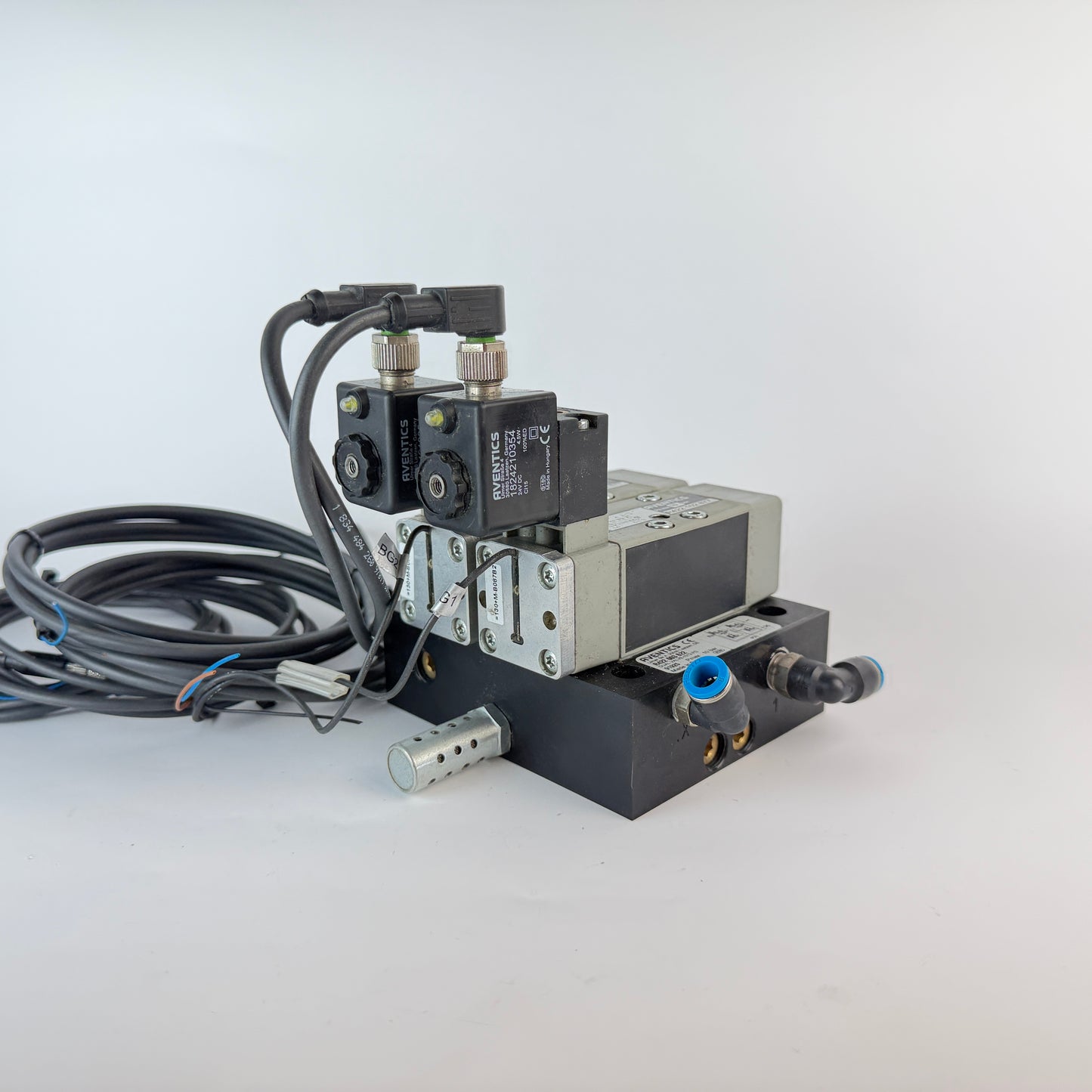 AVENTICS Dual 5/2 Pneumatic Valves R422 102 677 Valve Island R422 003 622 Sensors