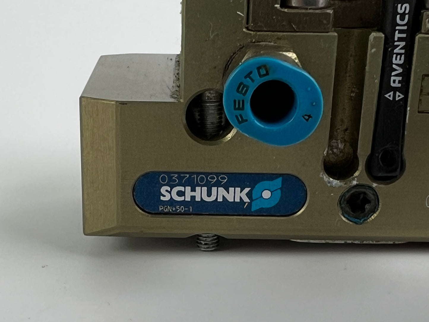 Schunk PGN-plus 50-1 Universal Gripper 0371099 + Aventics Sensor 7290