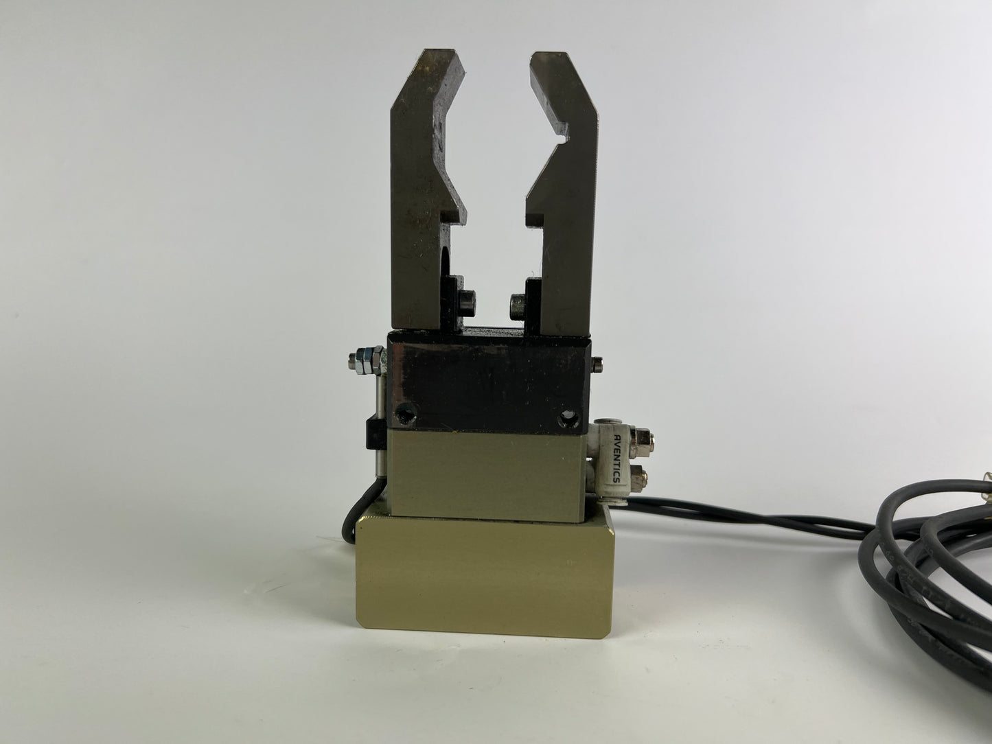 Schunk MPG 50 Two-Finger Parallel Gripper 340013 + 2x Balluff BES00JJ Inductive Sensors 160cm