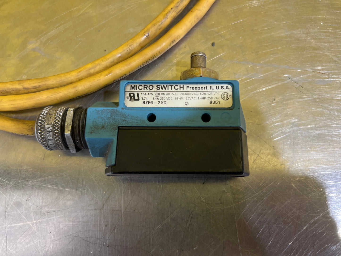 Micro Switch BZE6-2RQ Limit Switch With Plug