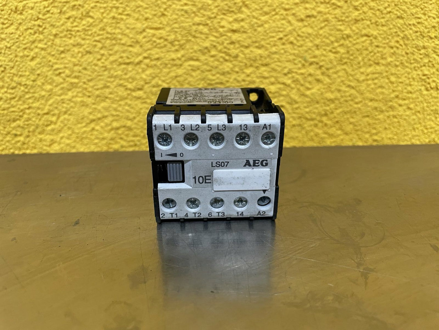 CONTACTOR AEG LS07 7A 230V 3Kw