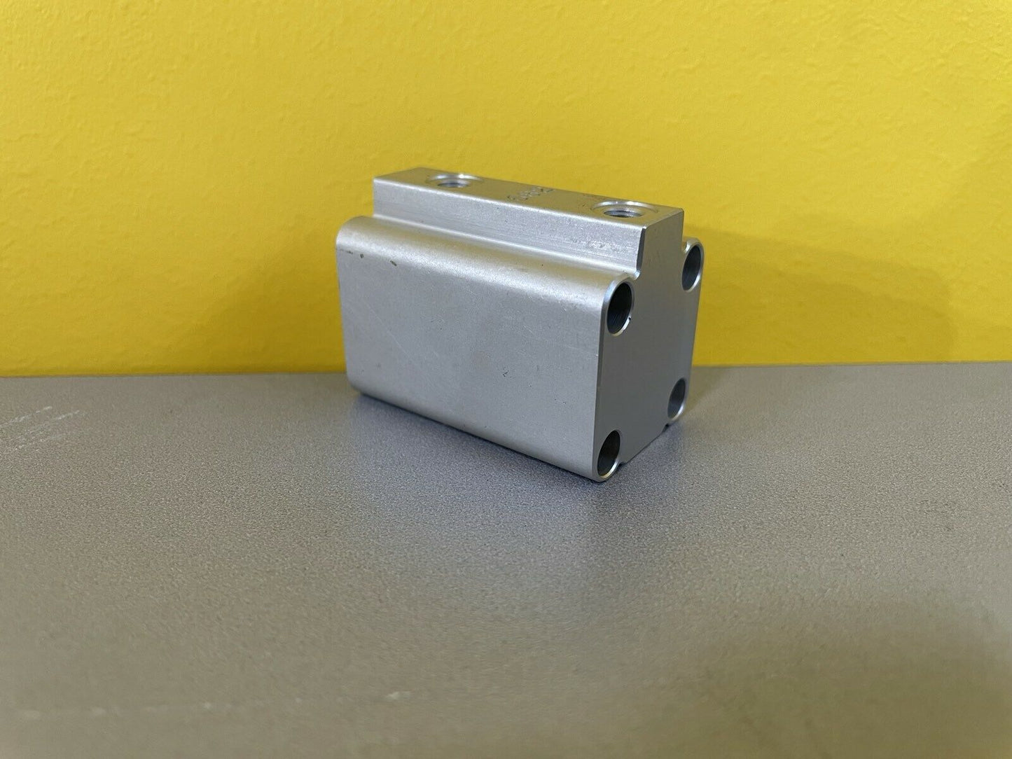 REXROTH 0 822 010 451 PNEUMATIC CYLINDER