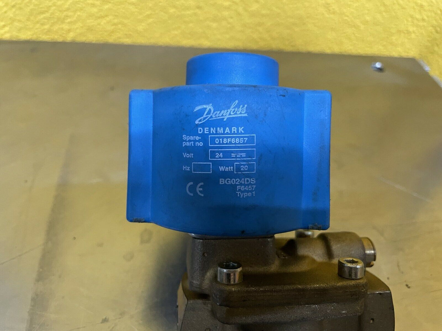 018F6857 Danfoss COIL D.C. 24V 20W terminal box