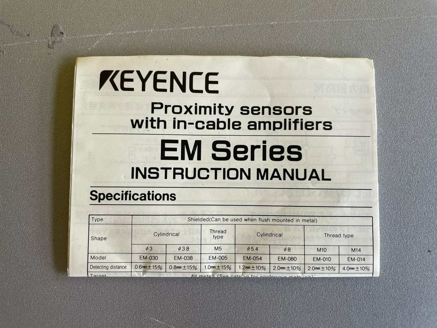 Keyence proximity sensor EM Series
